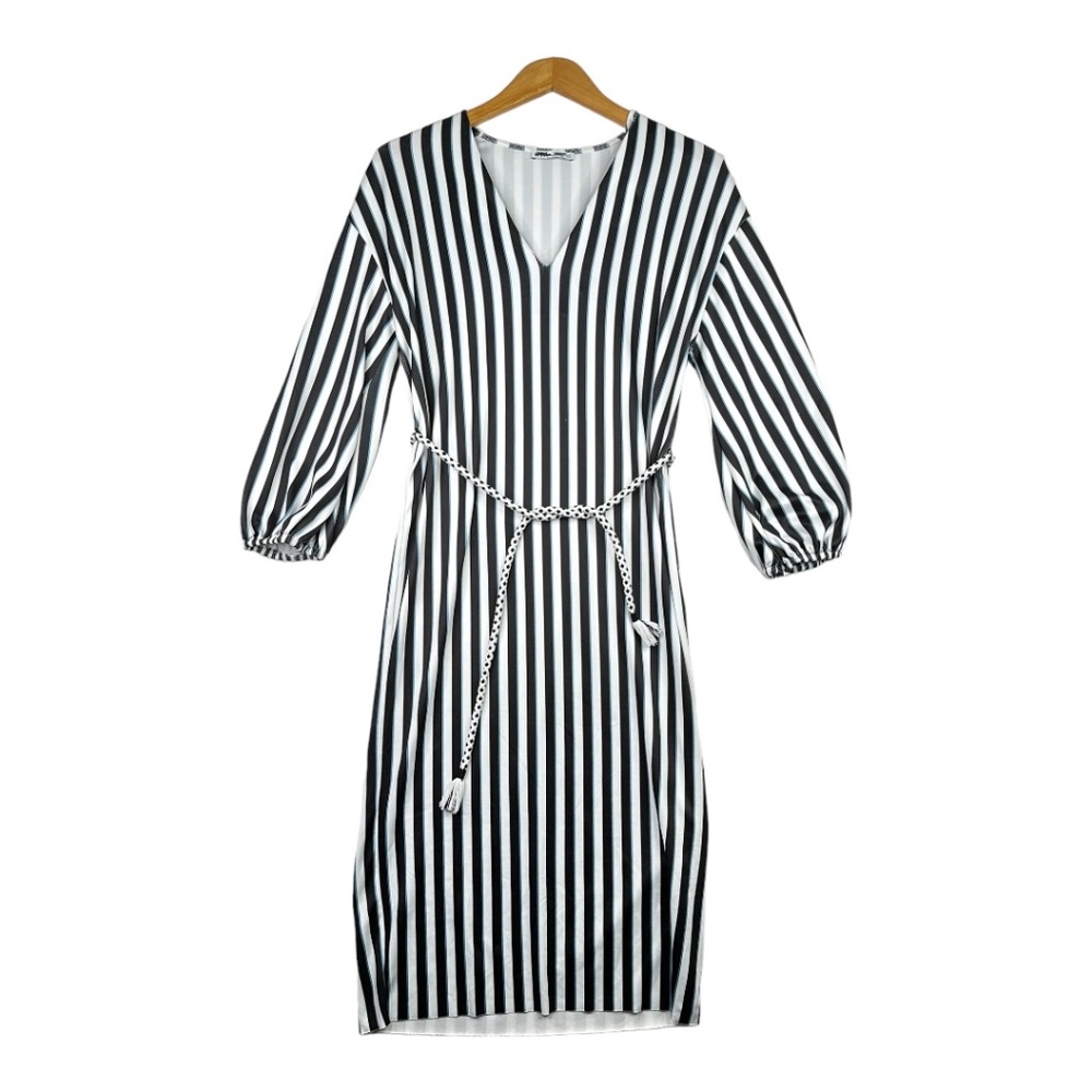 Zara Women's White and Navy Dress Size Small